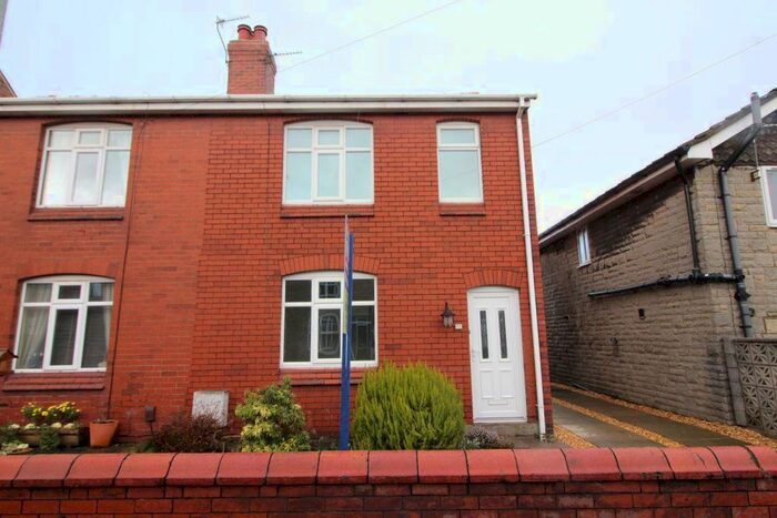 2 Bedroom Semi-Detached House To Rent In Moss Road, Billinge, Wigan, WN5