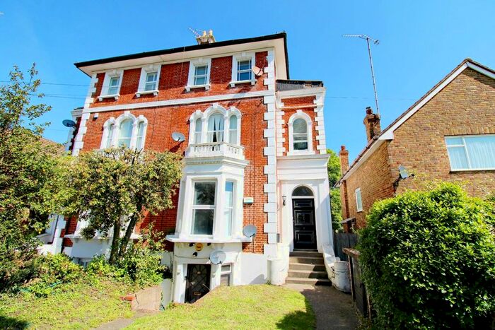 1 Bedroom Flat To Rent In Park Crescent, Erith, DA8