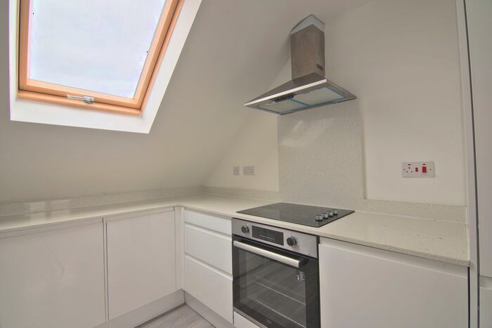 1 Bedroom Flat To Rent In Langdale Avenue, Mitcham, CR4