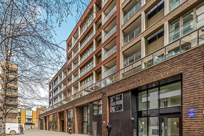 2 Bedroom Flat To Rent In Sterling Way, Sterling Way, N7