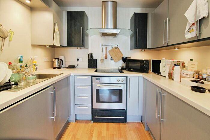 1 Bedroom Detached House For Sale In Landmark Place, Cardiff, CF10