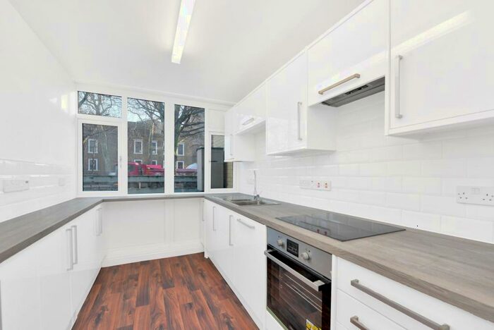 3 Bedroom Flat To Rent In Redcastle Close, London, E1W