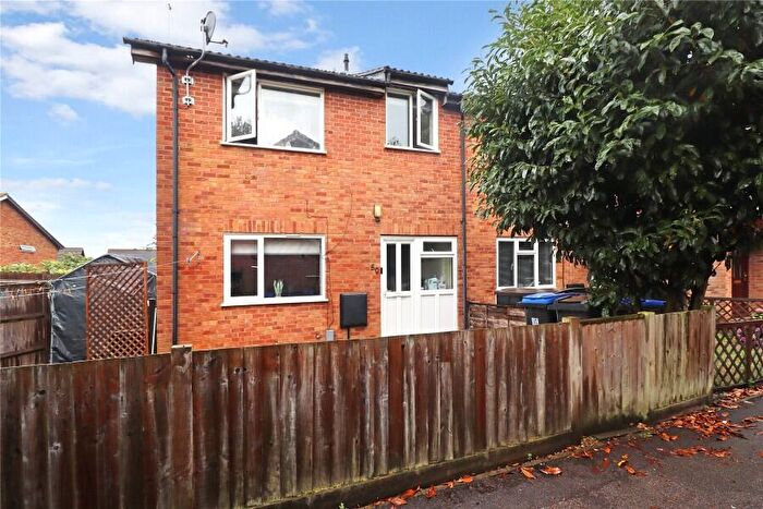 2 Bedroom End Of Terrace House To Rent In Goldsworth Park, Woking, Surrey, GU21