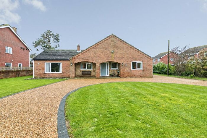 4 Bedroom Detached Bungalow For Sale In Green Lane, Kessingland, Lowestoft, NR33