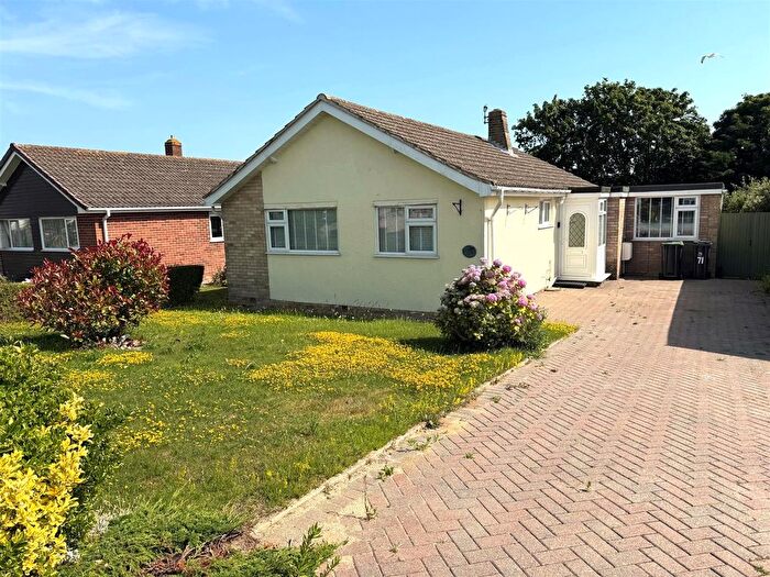 3 Bedroom Detached Bungalow For Sale In Chafeys Avenue, Weymouth, DT4