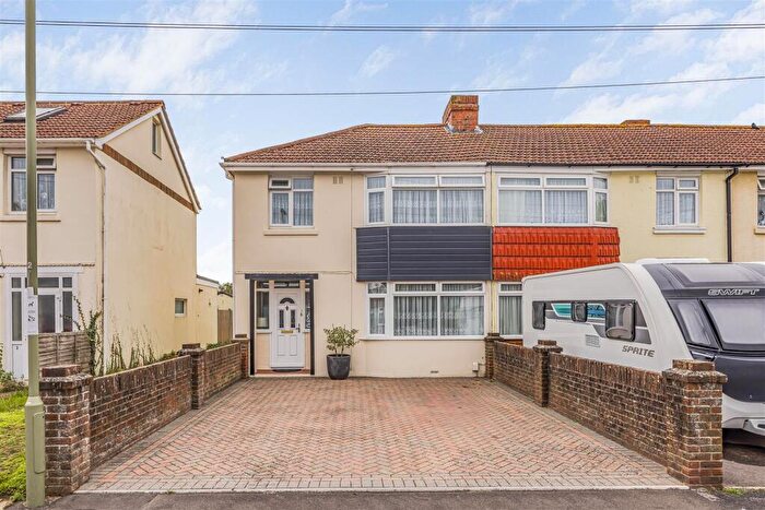 3 Bedroom End Of Terrace House For Sale In Fairfield Avenue, Fareham, PO14
