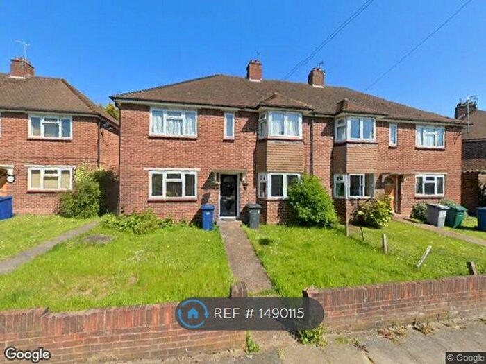 2 Bedroom Maisonette To Rent In Fordham Close, Barnet, EN4