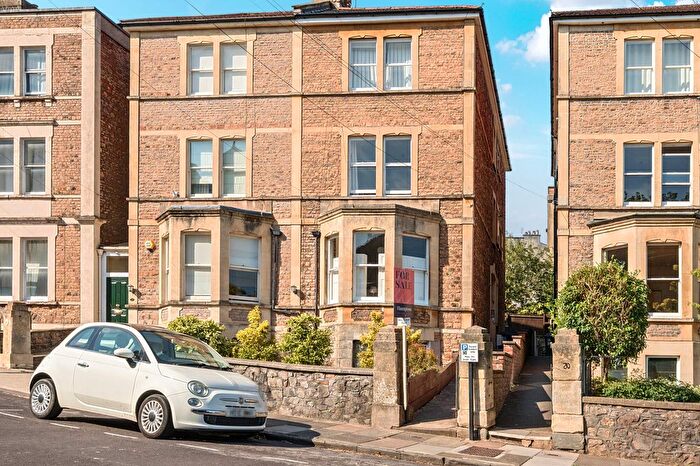 2 Bedroom Flat For Sale In Clifton Park Road, Bristol, BS8