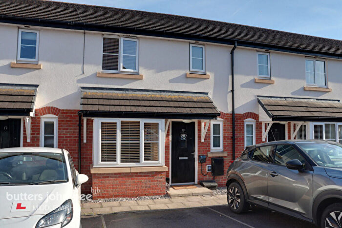 3 Bedroom Mews For Sale In Severn Way, Holmes Chapel, CW4