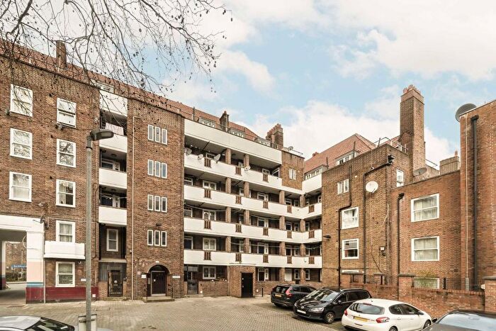 2 Bedroom Flat For Sale In Stamford Hill, Stoke Newington, N16