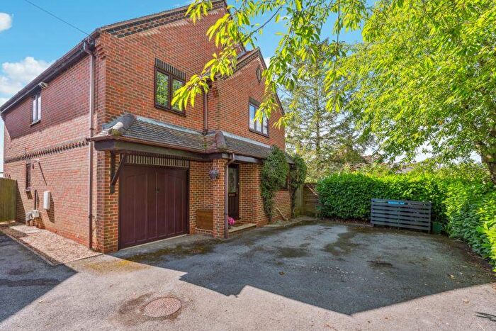 4 Bedroom Detached House For Sale In Morton King Close, Shabbington, HP18