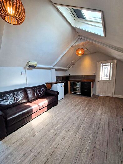 1 Bedroom Maisonette To Rent In Morris Road, Stratford, E15