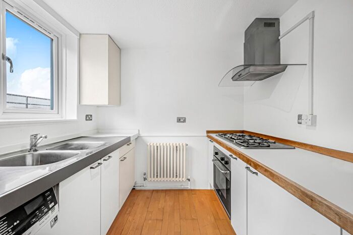 1 Bedroom Flat For Sale In Nightingale House, Thomas More Street, E1W