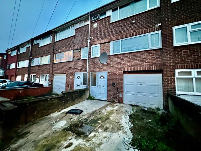 3 Bedroom Terraced House To Rent In Dorset Road, Leeds, West Yorkshire, LS8