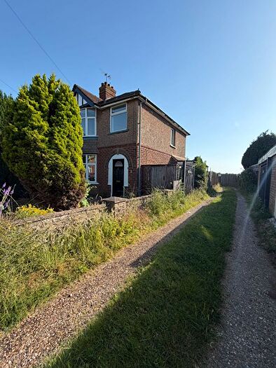 3 Bedroom Semi-Detached House To Rent In Rockley Road, Leicester, LE4