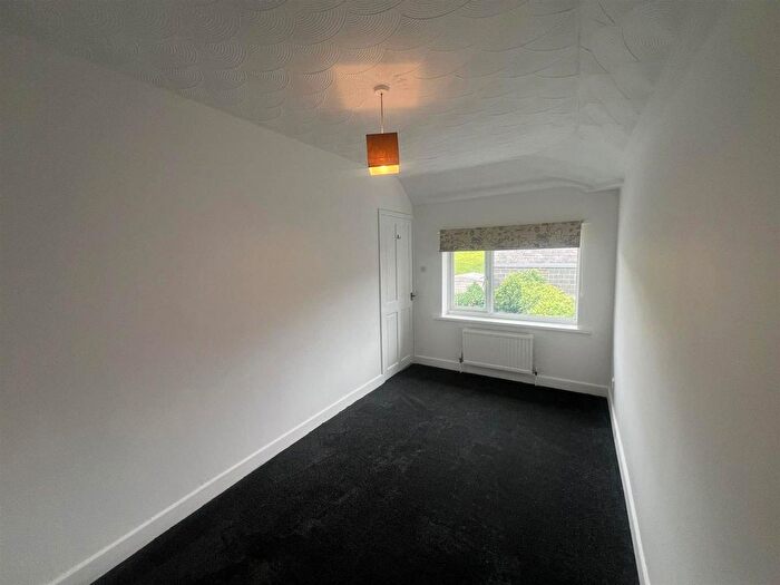 2 Bedroom Property To Rent In Highstone Crescent, Barnsley, S70