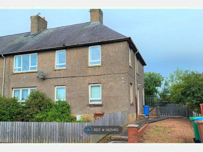 3 Bedroom Flat To Rent In Den Walk, Methil, Leven, KY8