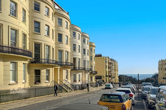 4 Bedroom Flat For Sale In Brunswick Place, Hove, BN3