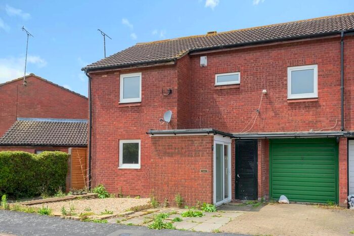 4 Bedroom Terraced House To Rent In Alwin Close, Aylesbury, HP21