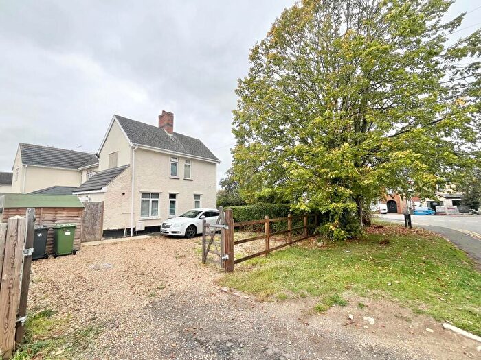 3 Bedroom Semi-Detached House For Sale In Broadway, Yaxley, Peterborough, PE7