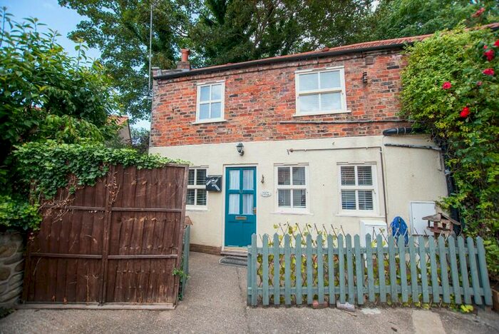 1 Bedroom Cottage To Rent In Market Place, Hornsea, East Riding Of Yorkshire, HU18