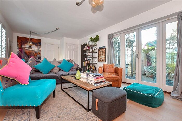 3 Bedroom Detached House For Sale In Swanfield Road, Whitstable, Kent, CT5