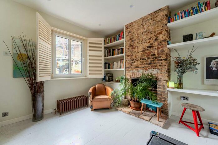 2 Bedroom House To Rent In Alma Place, Crystal Palace, London, SE19