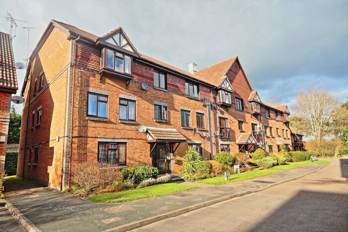 2 Bedroom Flat To Rent In Dorchester Court, Oriental Road, Woking, GU22