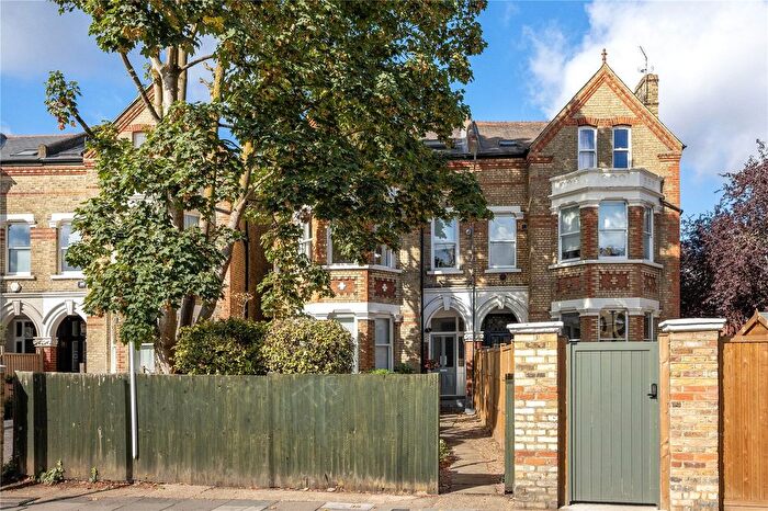 1 Bedroom Flat For Sale In St. Margarets Road, St Margarets, TW1