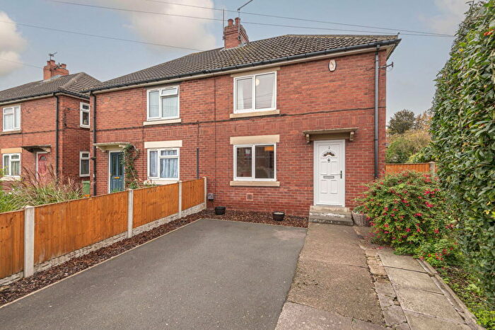 2 Bedroom Semi-Detached House For Sale In Gibson Lane, Kippax, Leeds, LS25