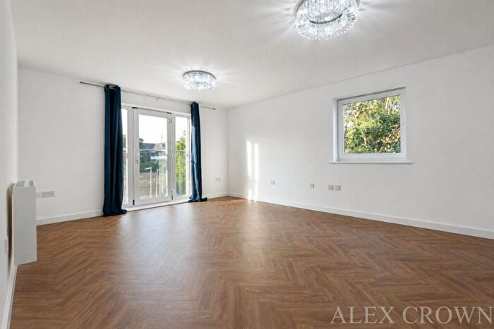 1 Bedroom Flat To Rent In Chamberlain Close, Ilford, IG1