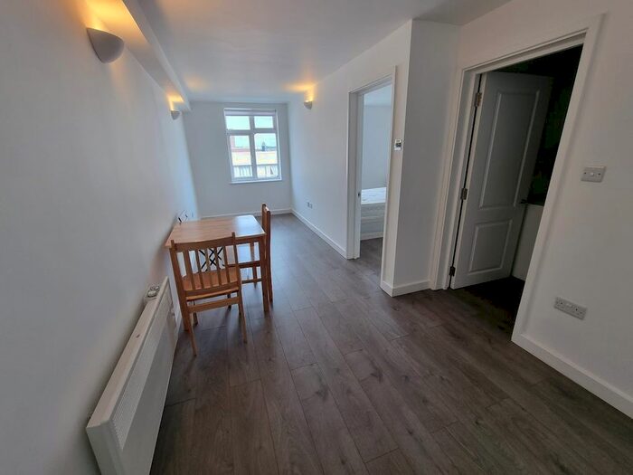 1 Bedroom Flat To Rent In Brent Street, Hendon, NW4