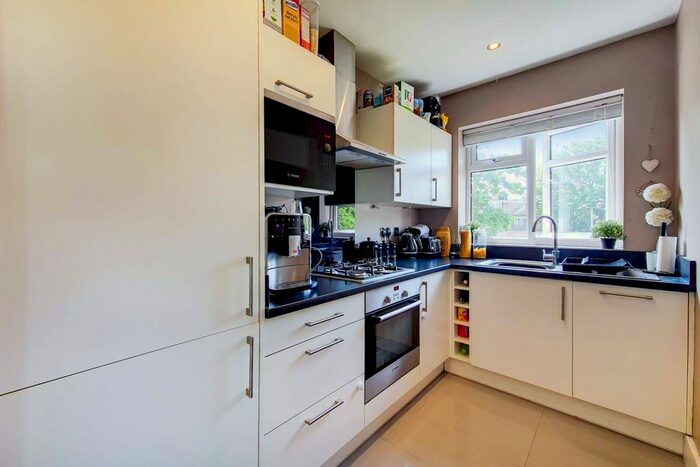 2 Bedroom Flat To Rent In Whitton Avenue West, Northolt UB5