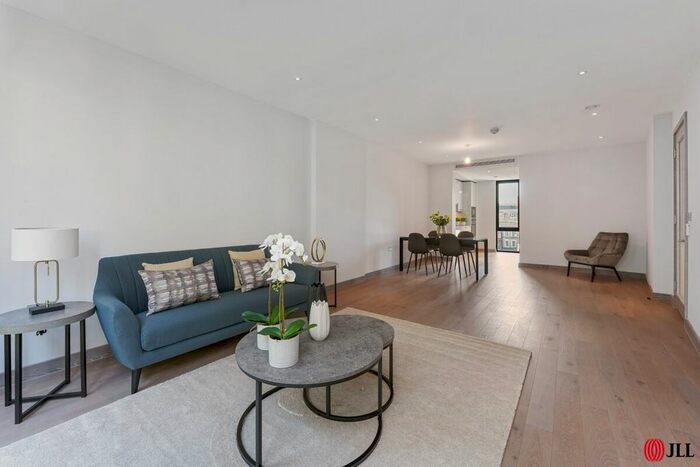 3 Bedroom Flat To Rent In Chivers Passage, London, SW18