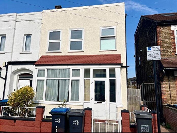 3 Bedroom End Of Terrace House To Rent In Kynaston Road, Thornton Heath, CR7