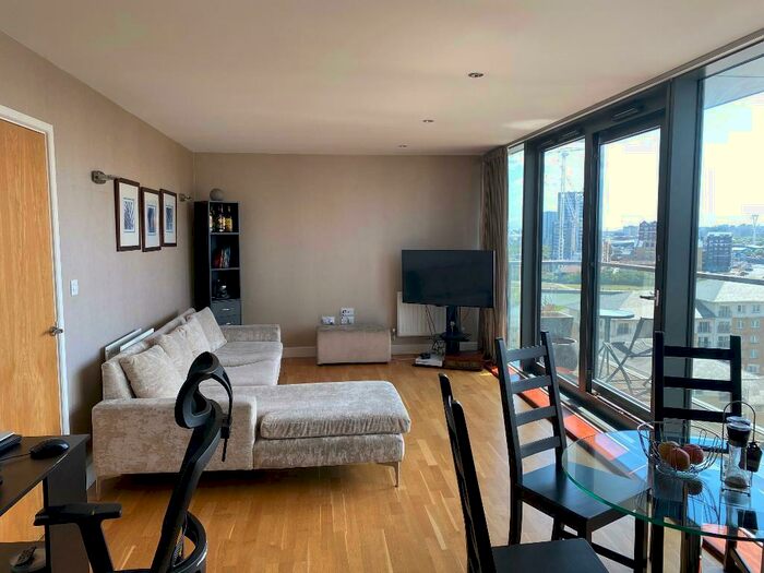 2 Bedroom Flat To Rent In Proton Tower, Blackwall Way, London, E14