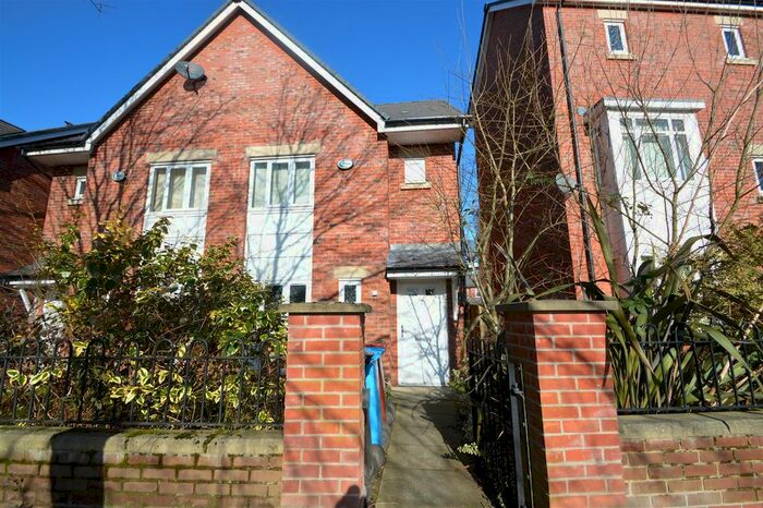 3 Bedroom Property To Rent In Bold Street, Hulme, Manchester, M15