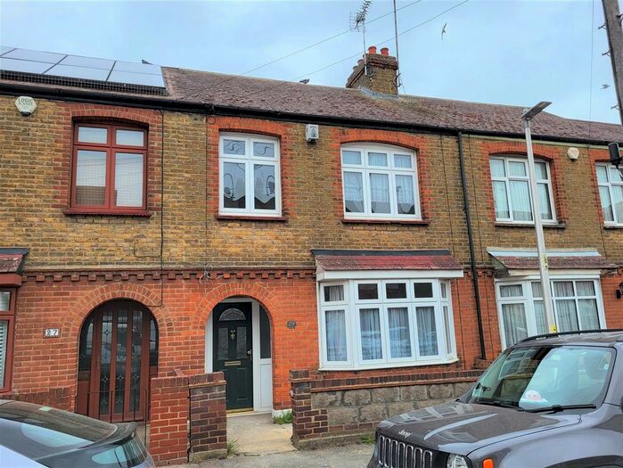 3 Bedroom Terraced House To Rent In Larkfield Avenue, Gillingham, ME7