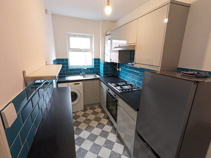 2 Bedroom Maisonette To Rent In Denzil Road, Dollis Hill, NW10
