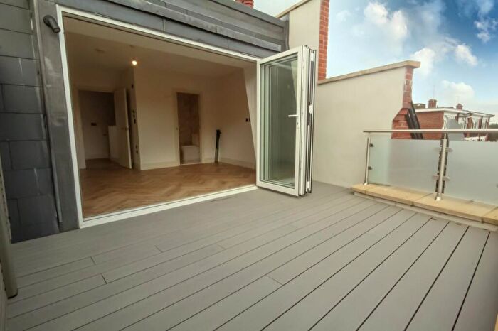 2 Bedroom Duplex For Sale In The Green, Surrey, CR6