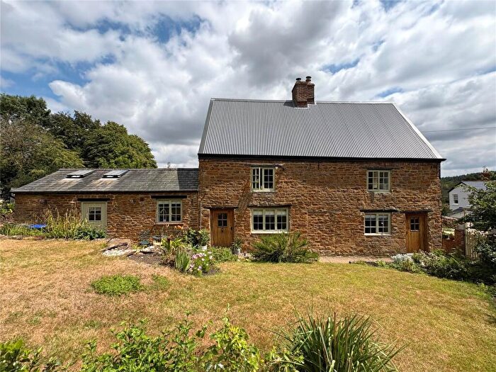 2 Bedroom Detached House For Sale In Stoneway, Badby, Northamptonshire, NN11