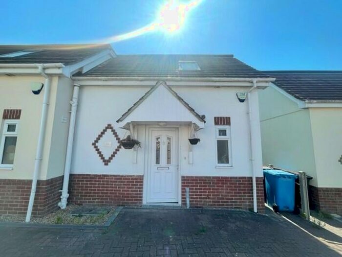 2 Bedroom House To Rent In Wharfdale Road, BH12