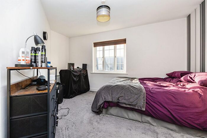 1 Bedroom Flat For Sale In Holt Close, Singleton, Ashford, TN23