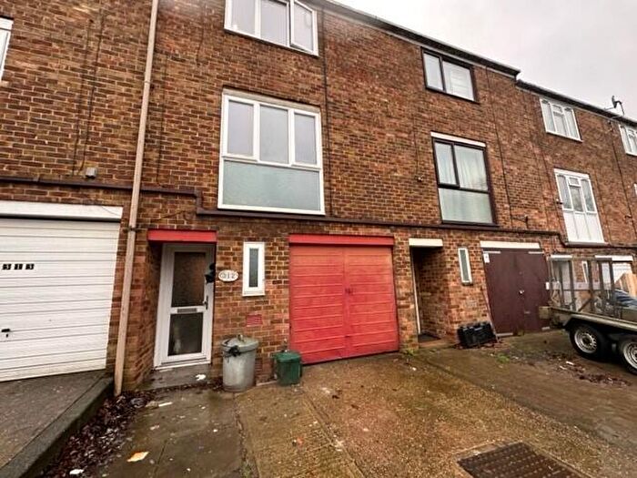3 Bedroom Town House To Rent In Brockles Mead, Harlow, CM19