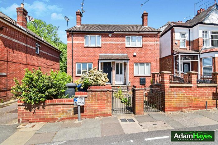 2 Bedroom Semi-Detached House For Sale In Woodside Lane, North Finchley, N12
