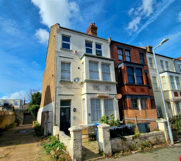 3 Bedroom Flat To Rent In Norfolk Road, Cliftonville, Margate, CT9