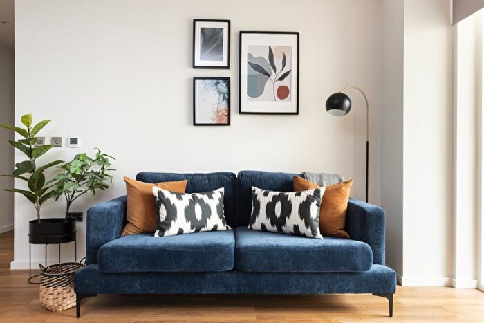 2 Bedroom Flat To Rent In Mighell Street, BN2