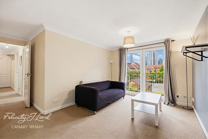 2 Bedroom Flat For Sale In Cadnam Lodge, Schooner Close, London, E14