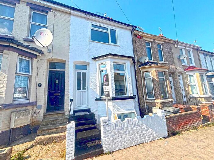 3 Bedroom Terraced House For Sale In St. Marys Road, Gillingham, ME7