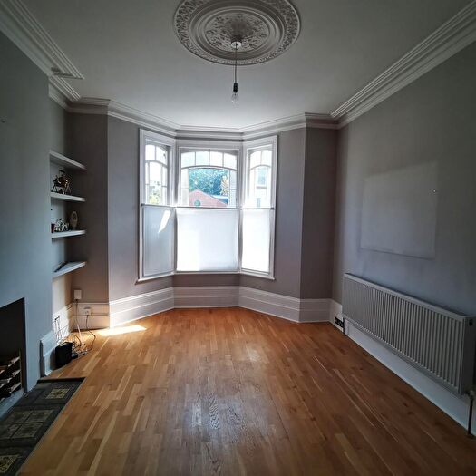 1 Bedroom Apartment To Rent In Cecile Park, London, N8